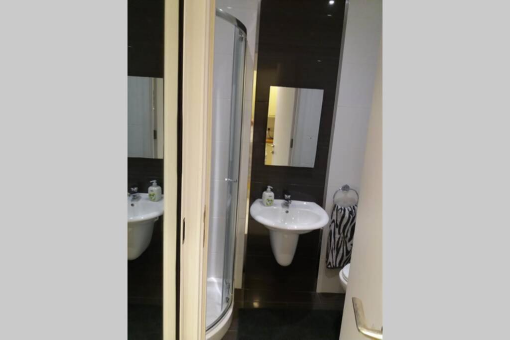Entire Guest Suite سانت جوليان المظهر الخارجي الصورة